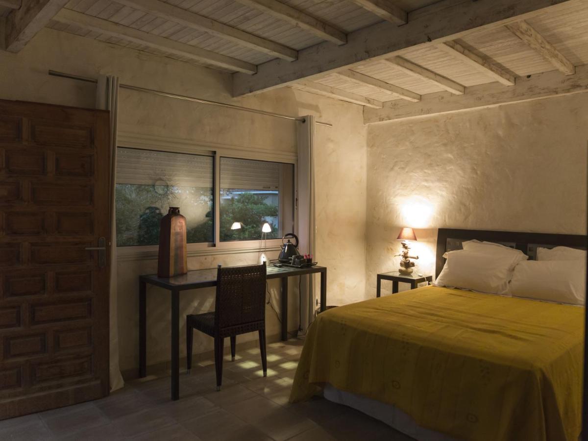 La Casa Nert Hotel Millas Ruang foto